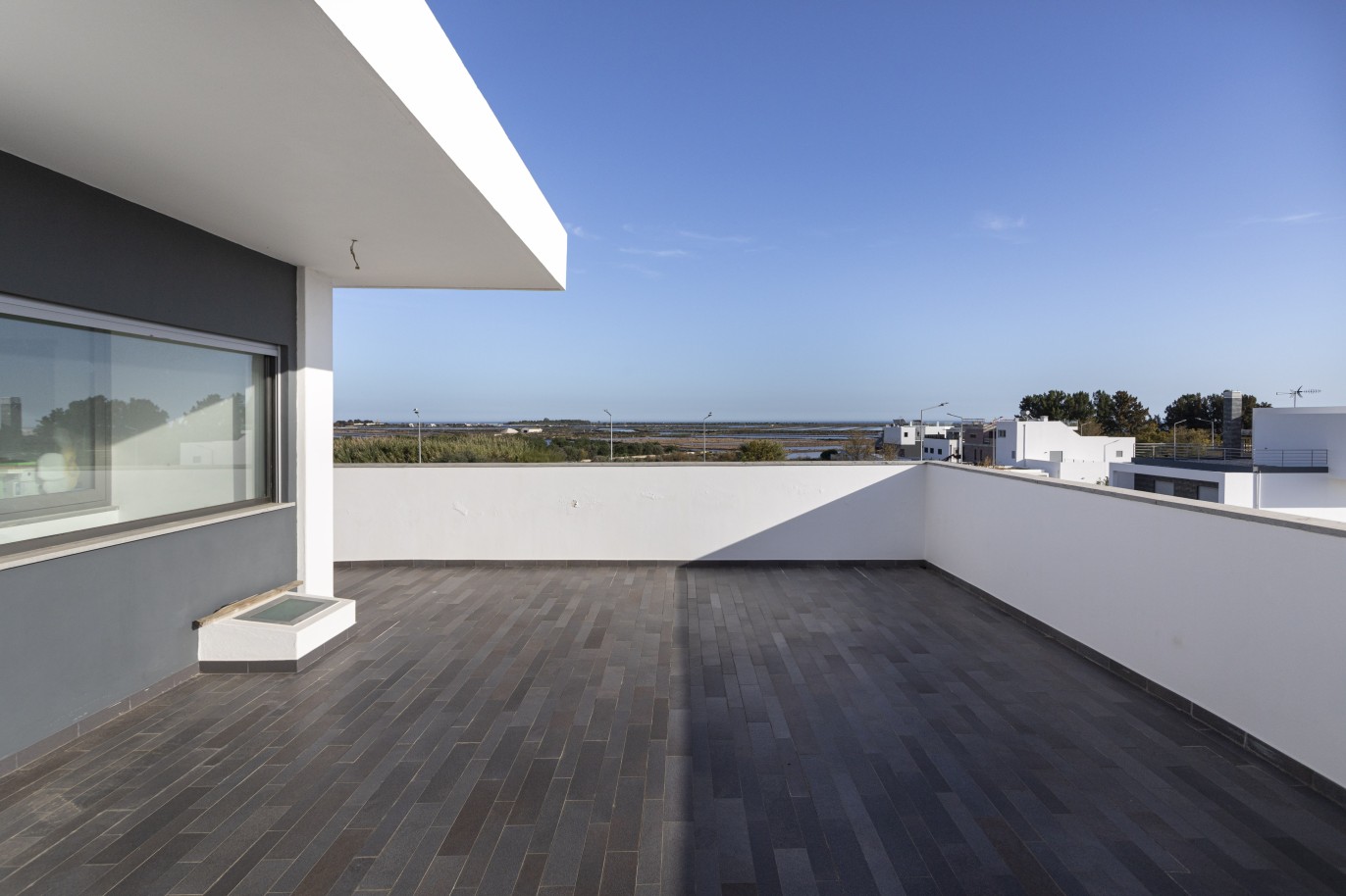 Modern 3+1 bedroom villa with pool and sea view, for sale in Tavira, Algarve_245611