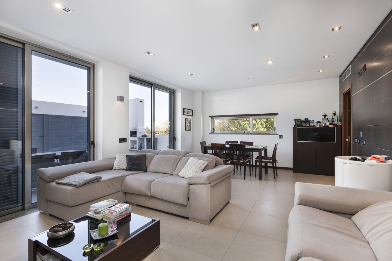 Moderne 3+1 Schlafzimmer Villa mit Pool und Meerblick, zu verkaufen in Tavira, Algarve_245616