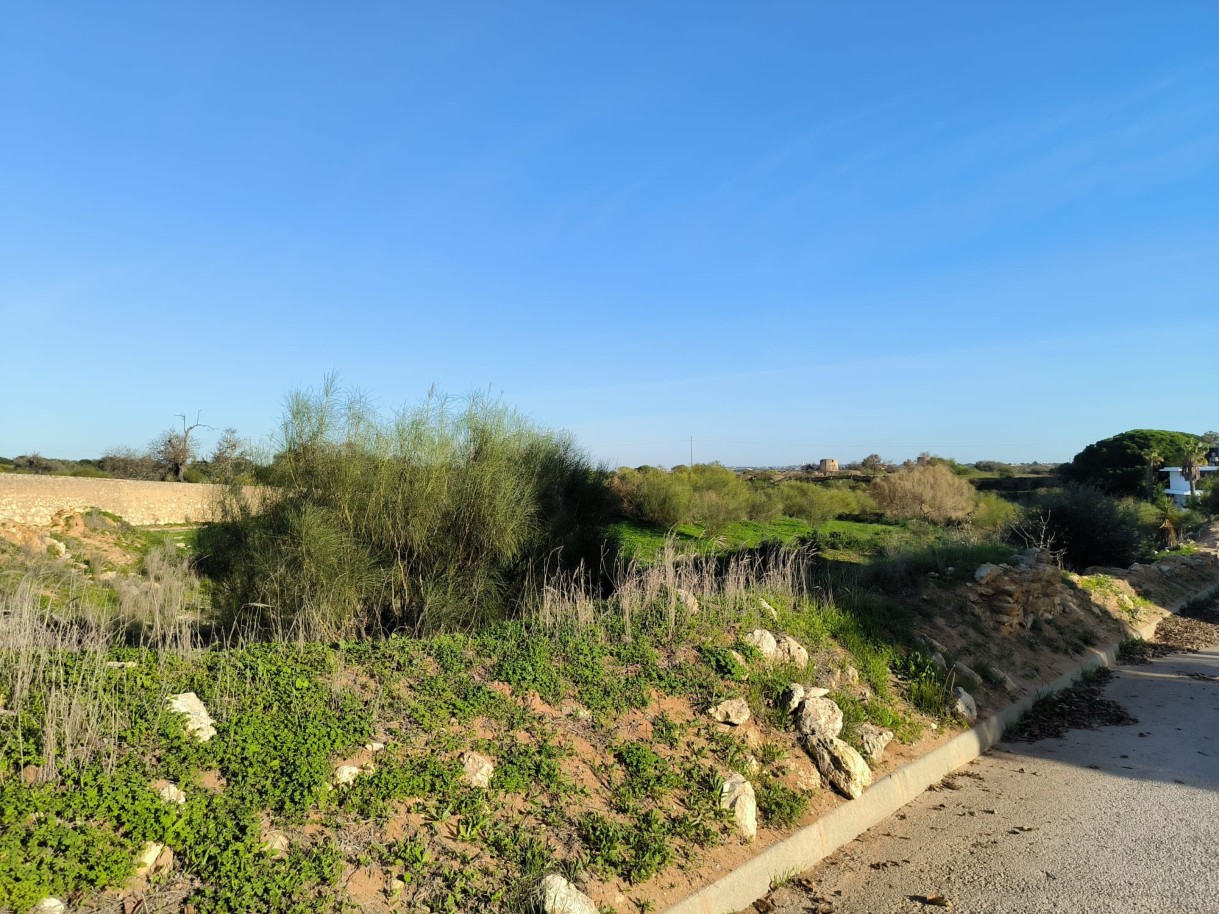 Fantastisches Grundstück zu verkaufen in Pêra, Algarve_245900
