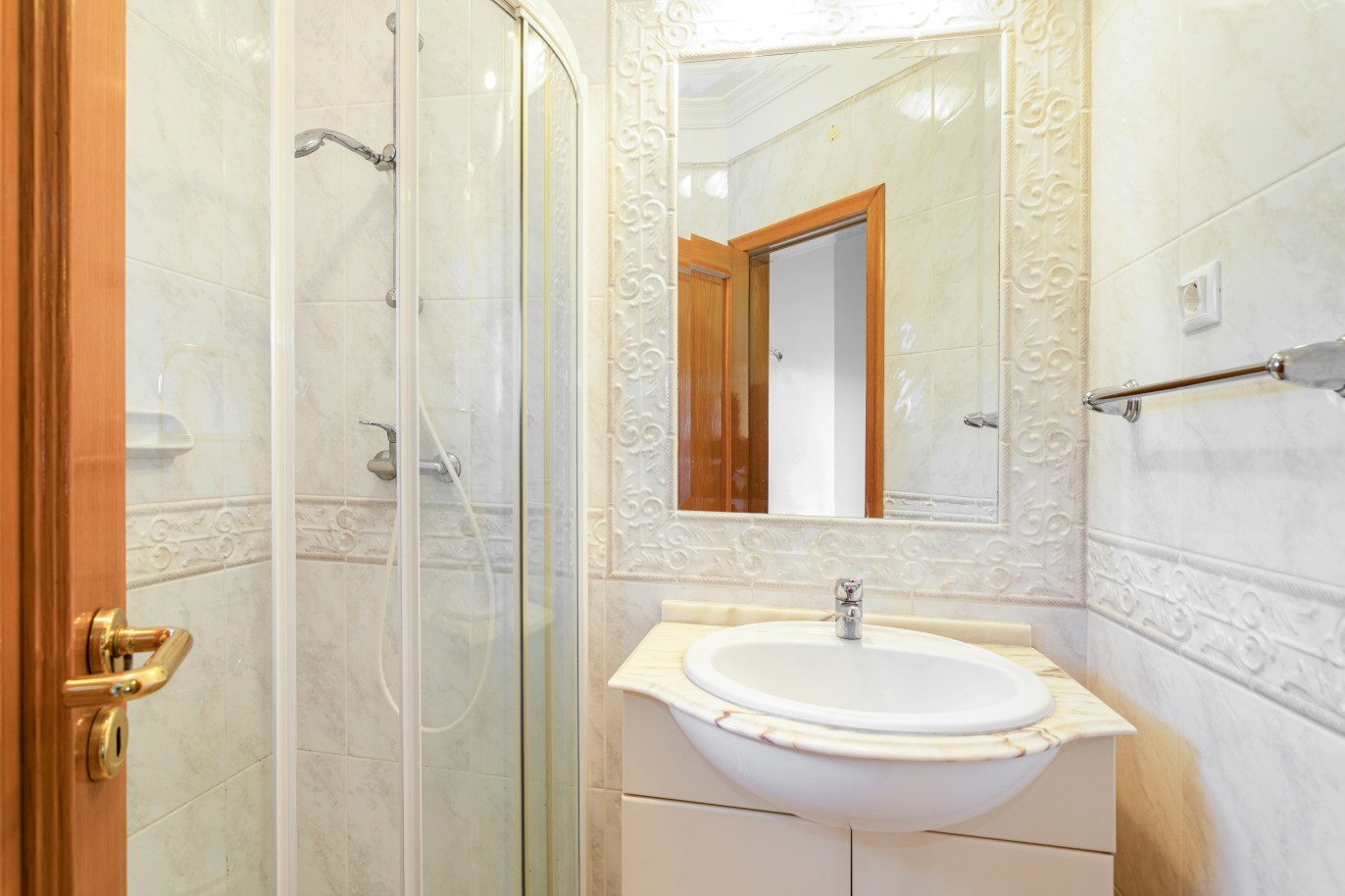 Villa, 3 chambres, dans un condominium privé, à vendre à Lagos, Algarve_246274