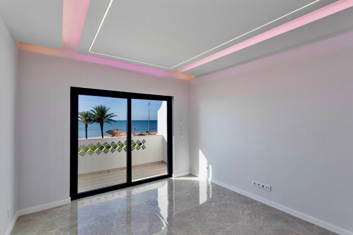 2 bedroom sea front apartment for sale in Quarteira, Algarve_246460