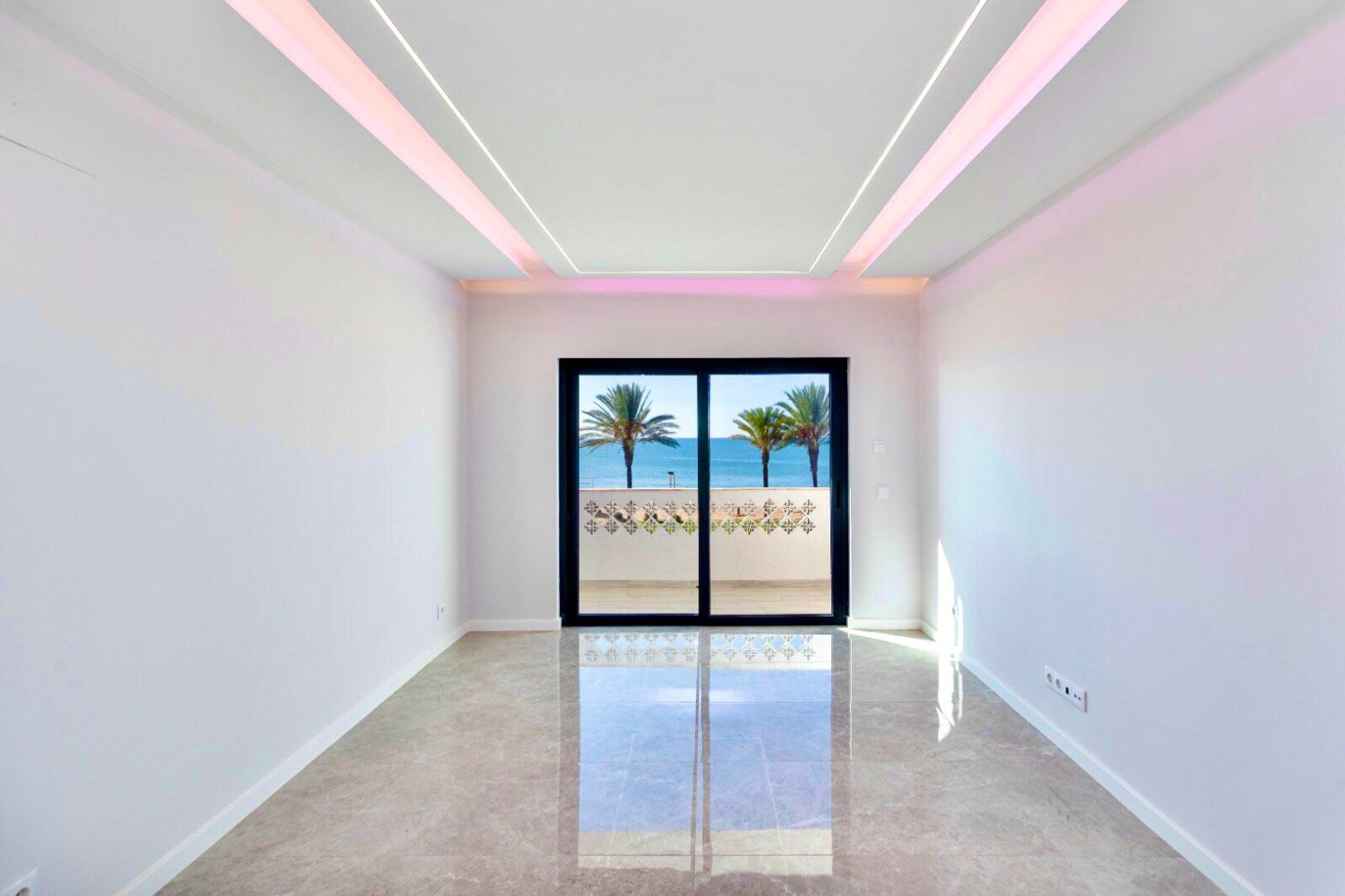 2 bedroom sea front apartment for sale in Quarteira, Algarve_246461