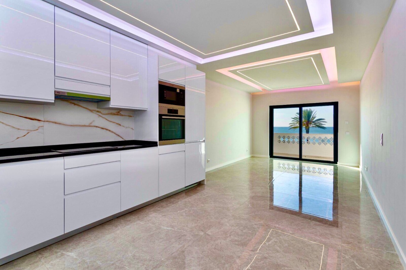 2 bedroom sea front apartment for sale in Quarteira, Algarve_246463