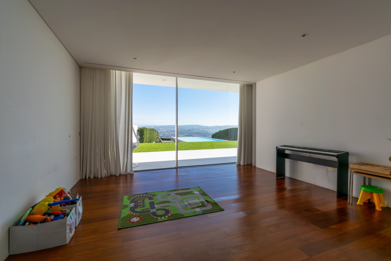 Vier-Schlafzimmer-Villa mit Pool und Garten, zu verkaufen, in Portugal_246509