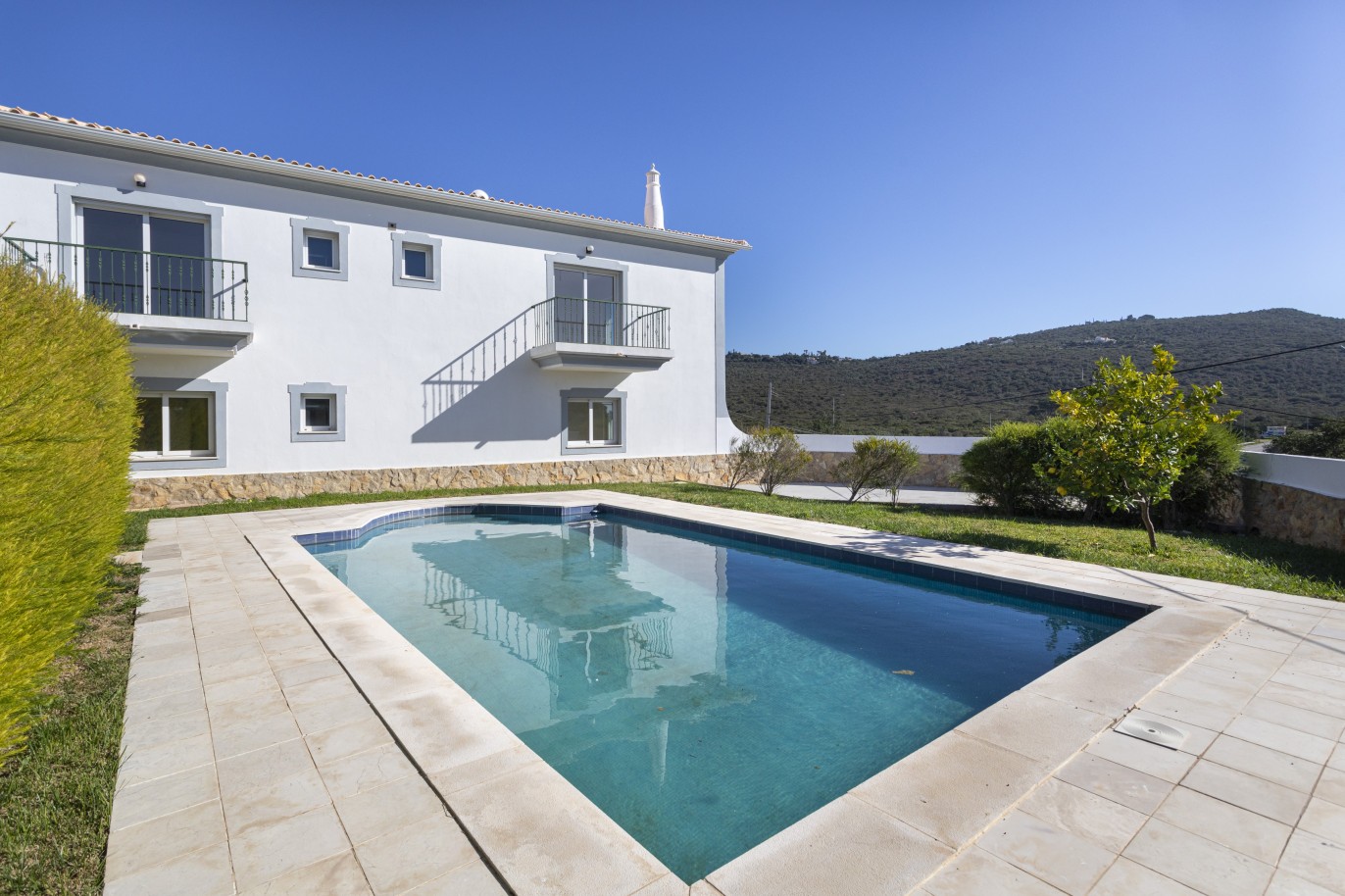 New 4 bedroom semi-detached villa with pool, for sale in Loulé, Algarve_246577