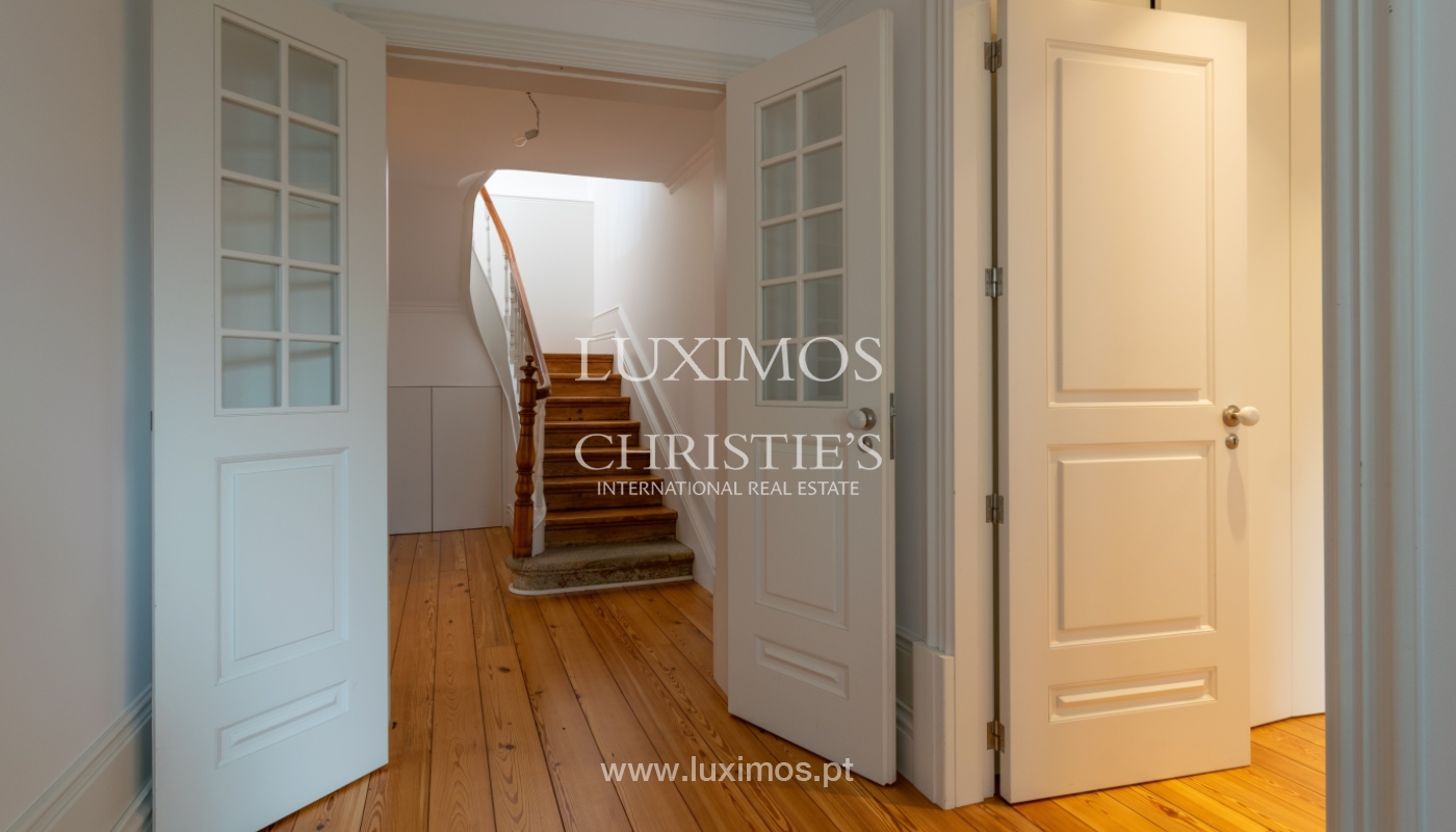 5 Bedroom Villa/Townhouse's Image 3