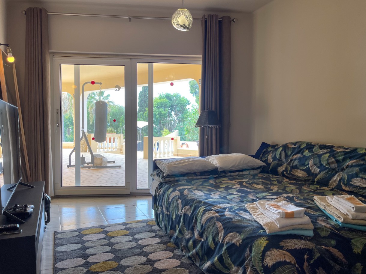 Malerische 3+1 Schlafzimmer Villa mit Garten und Pool in Estômbar, Algarve_247265