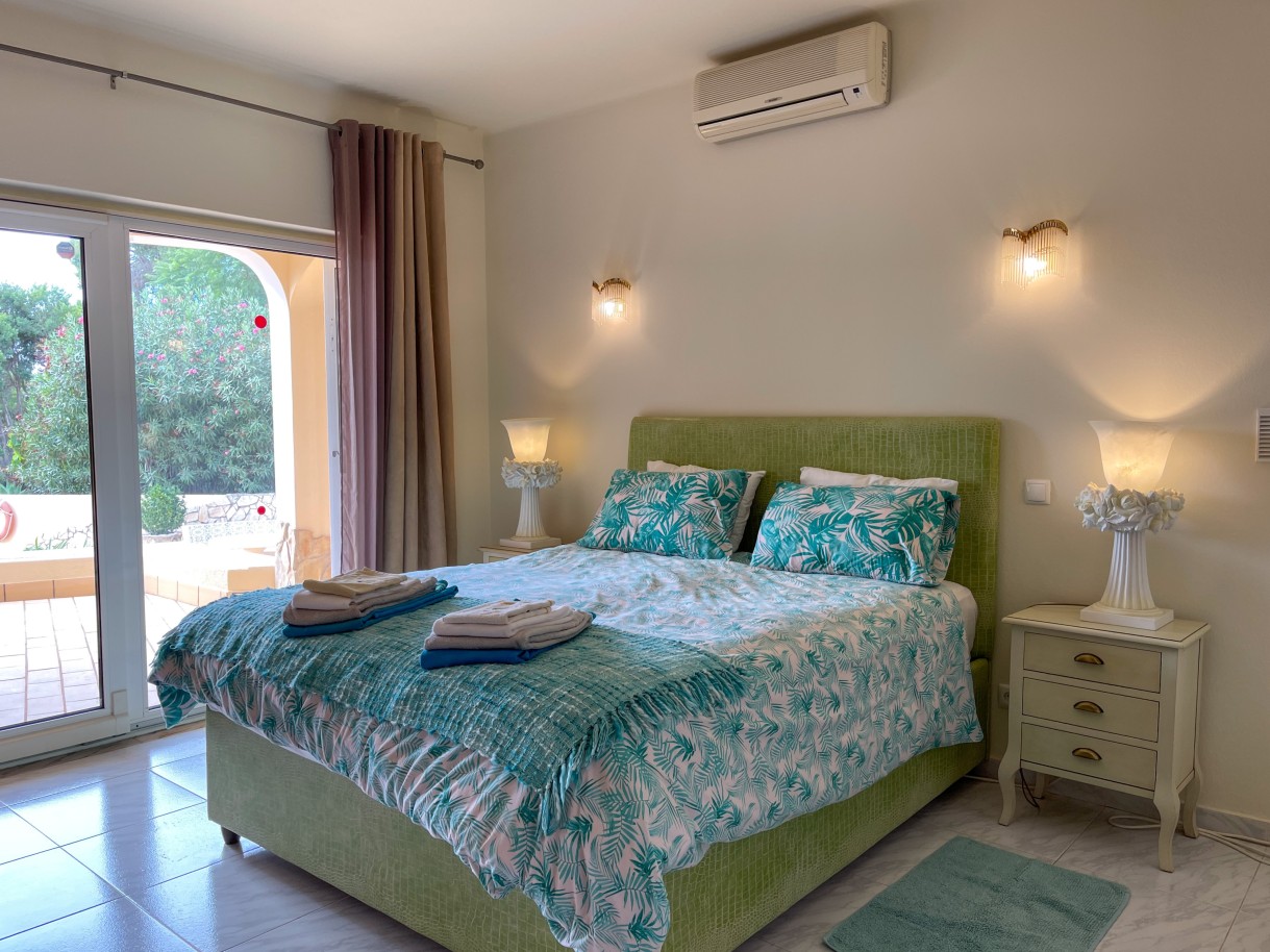 Malerische 3+1 Schlafzimmer Villa mit Garten und Pool in Estômbar, Algarve_247267