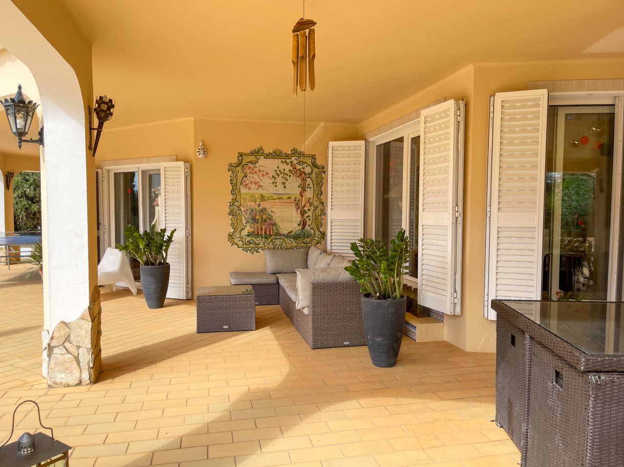 Malerische 3+1 Schlafzimmer Villa mit Garten und Pool in Estômbar, Algarve_247284
