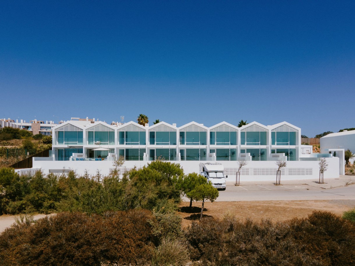 Moderna villa de 3 dormitorios, condominio privado, en Fuseta, Olhão, Algarve_247332