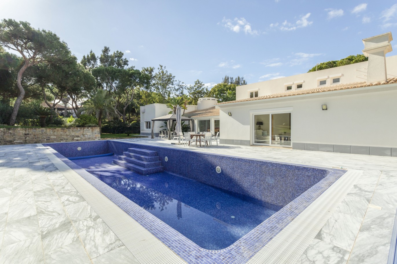 Villa de luxe de 5+2 chambres avec piscine, à vendre à Vilamoura, Algarve_248131
