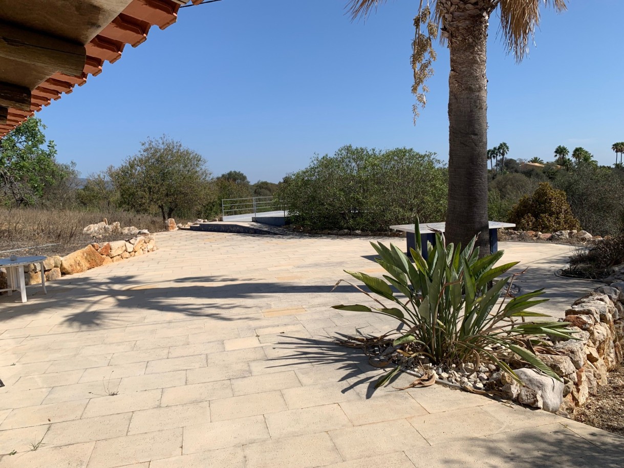 Terrain fantastique avec villa, à vendre, à Poio, Portimão, Algarve_248511