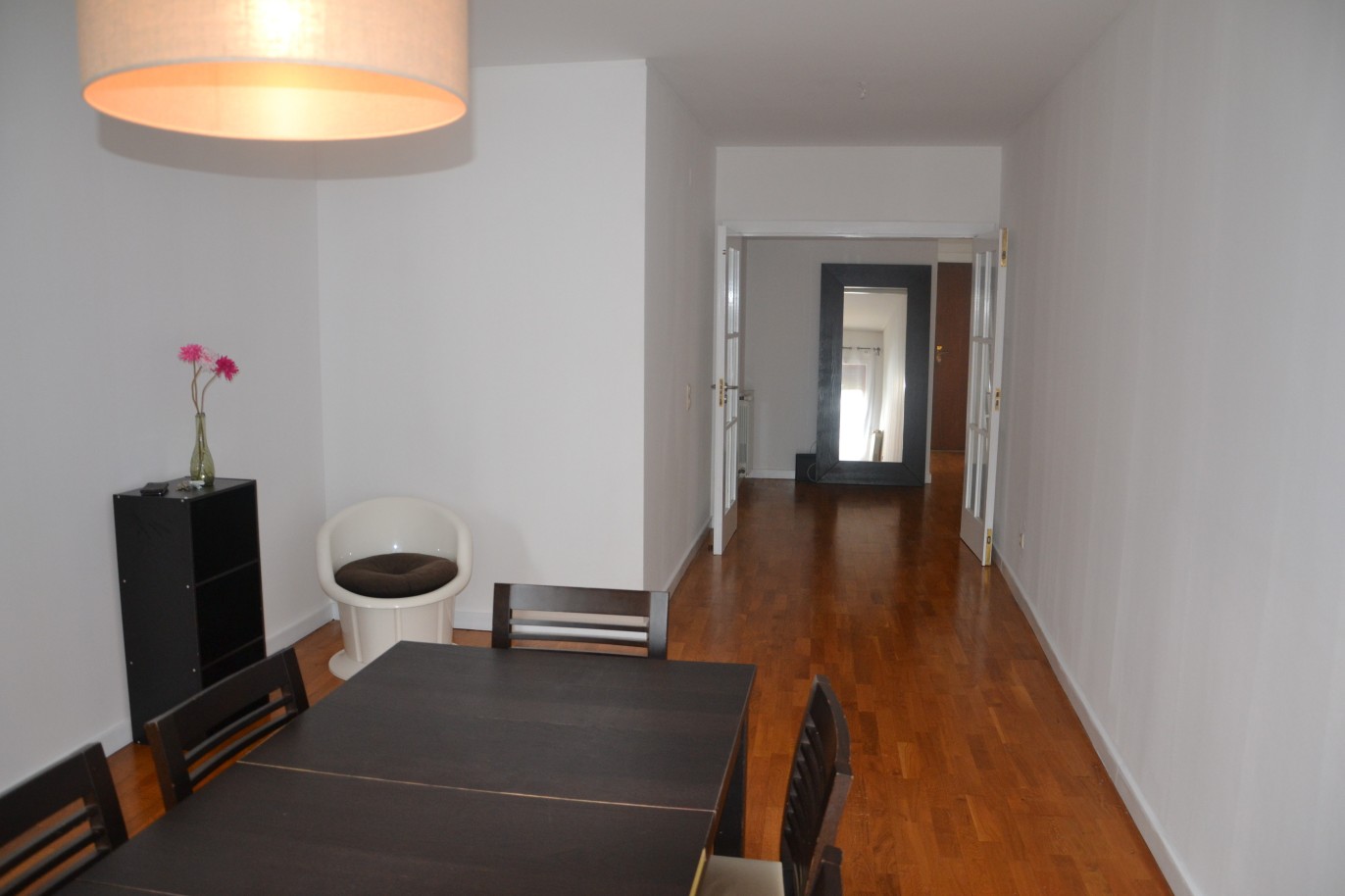 Three bedroom apartment with generous areas, for sale, in Porto, Portugal_248723