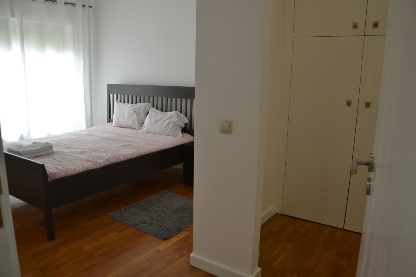 Drei-Zimmer-Wohnung mit großzügigen Räumen, zu verkaufen, Porto, Portugal_248731