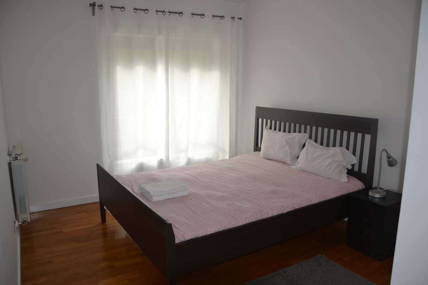 Drei-Zimmer-Wohnung mit großzügigen Räumen, zu verkaufen, Porto, Portugal_248734