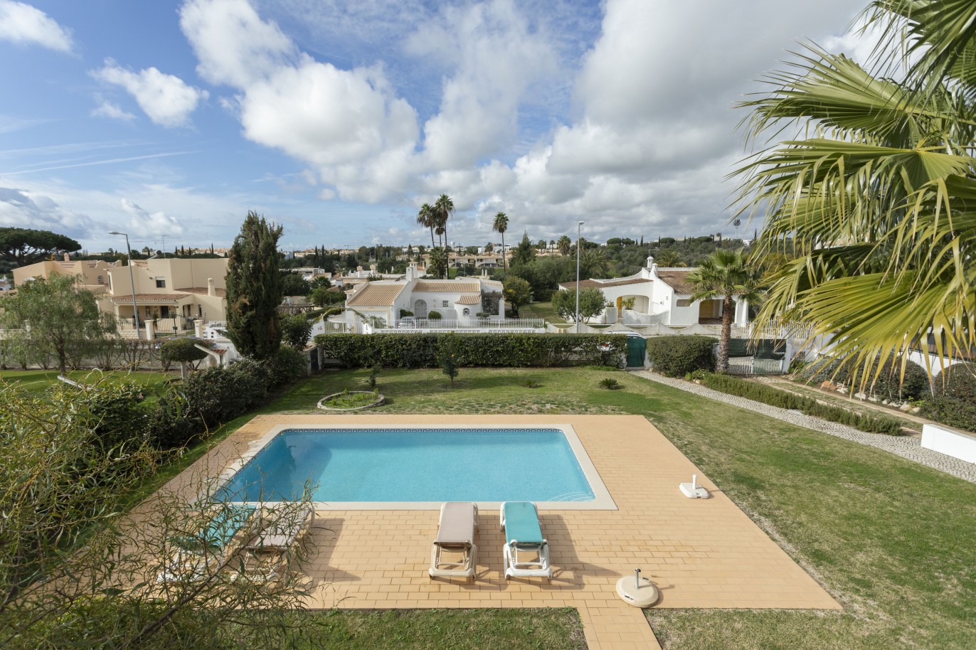 Freistehende Villa mit 3 Schlafzimmern und Pool, zu verkaufen in Vilamoura, Algarve_248840