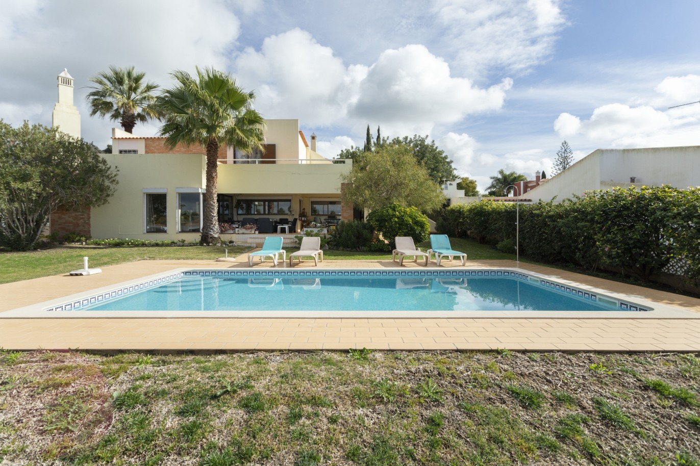 Freistehende Villa mit 3 Schlafzimmern und Pool, zu verkaufen in Vilamoura, Algarve_248844