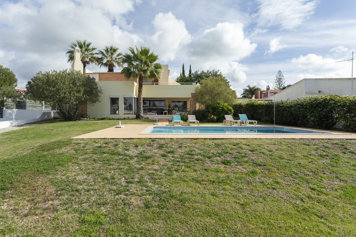 Freistehende Villa mit 3 Schlafzimmern und Pool, zu verkaufen in Vilamoura, Algarve_248845