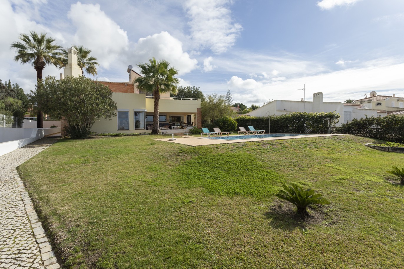 Freistehende Villa mit 3 Schlafzimmern und Pool, zu verkaufen in Vilamoura, Algarve_248846