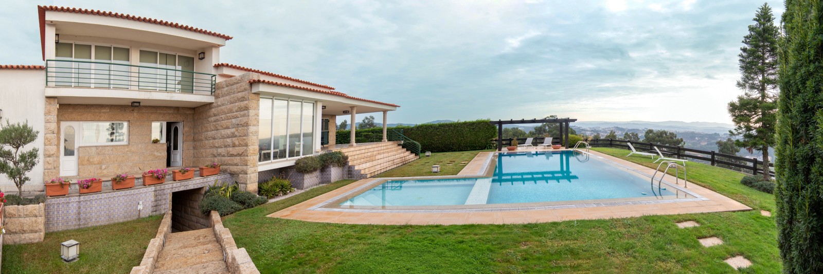 Six bedroom villa with pool, for sale, in Lousada, Portugal_248967