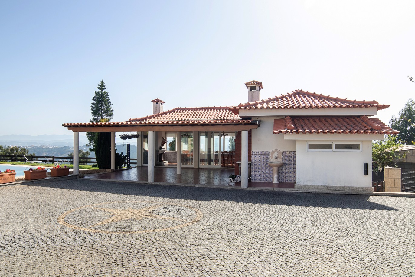 Six bedroom villa with pool, for sale, in Lousada, Portugal_248981