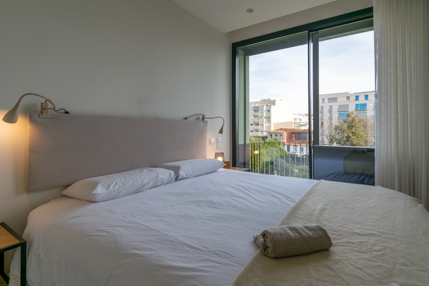 Piso dúplex de 2 dormitorios, con balcón, en venta, centro de Oporto, Portugal_250585