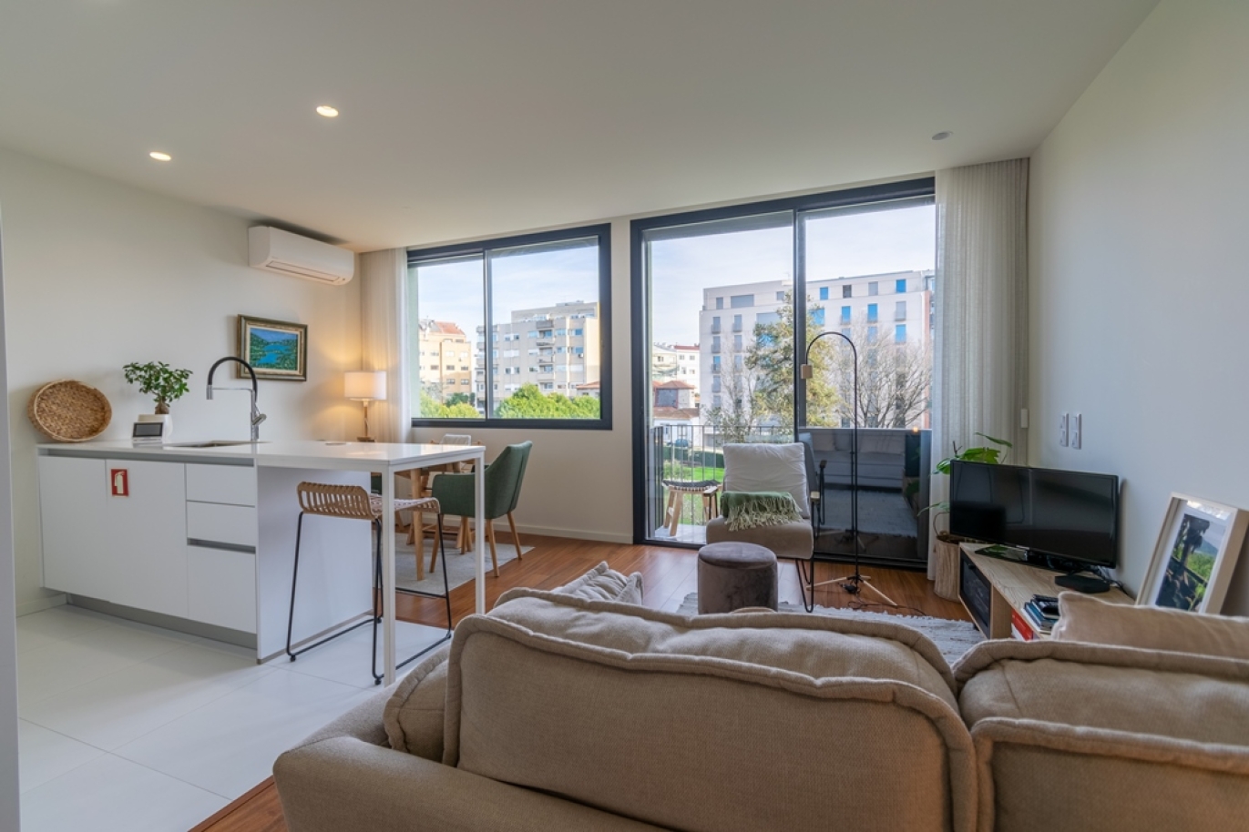 Appartement duplex de 2 chambres, avec balcon, à vendre, centre de Porto, Portugal_250591