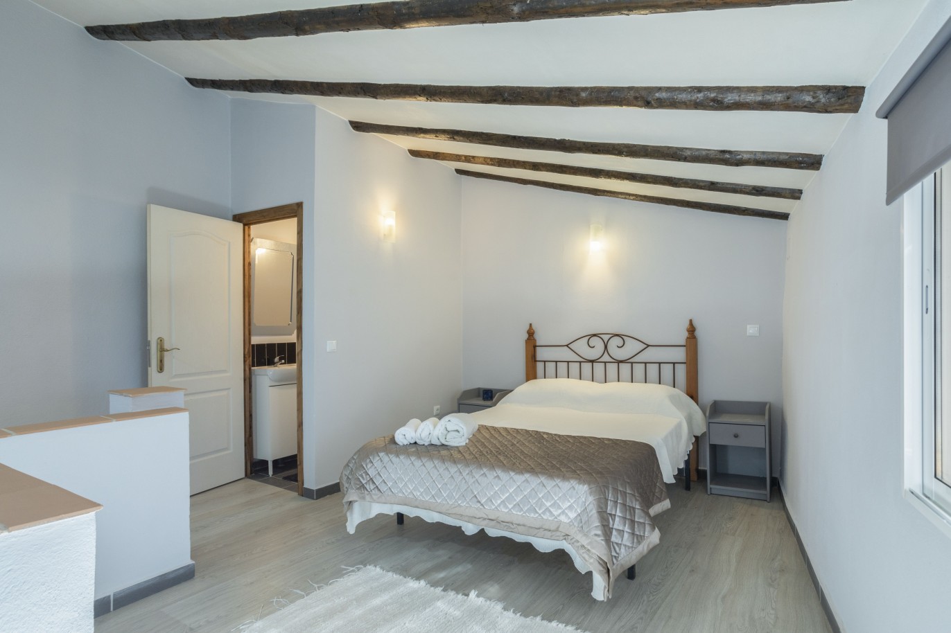 Fantastic 7 bedroom villa with pool, for sale in Alte, Algarve_250656