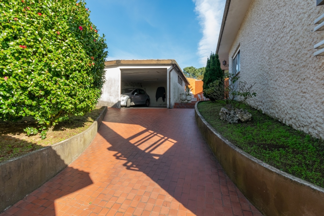 Drei-Schlafzimmer-Villa mit Grundstück in Gondomar, zu verkaufen, Portugal_250999