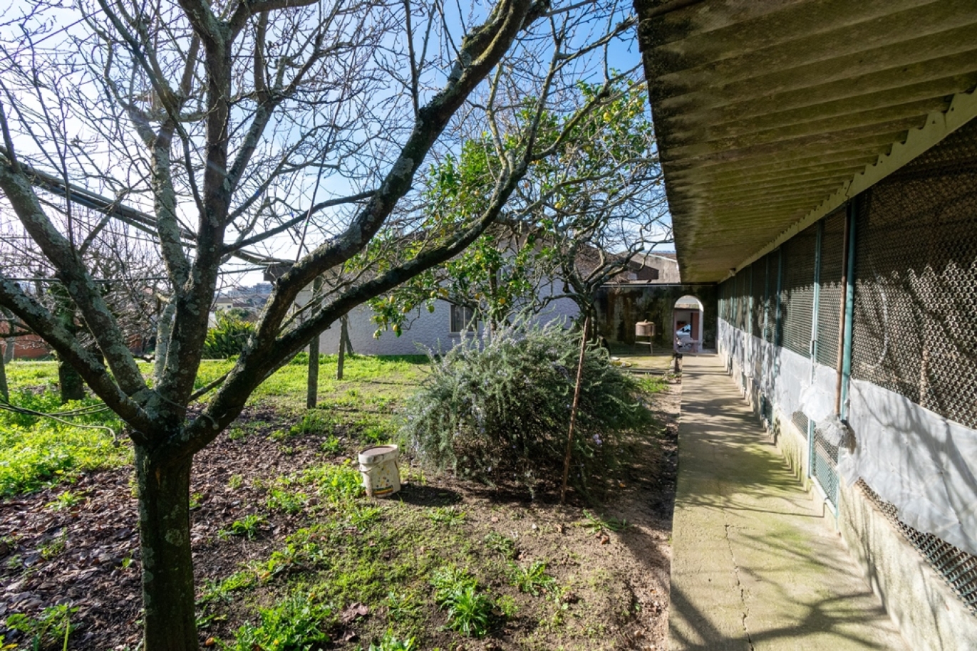 Drei-Schlafzimmer-Villa mit Grundstück in Gondomar, zu verkaufen, Portugal_251012