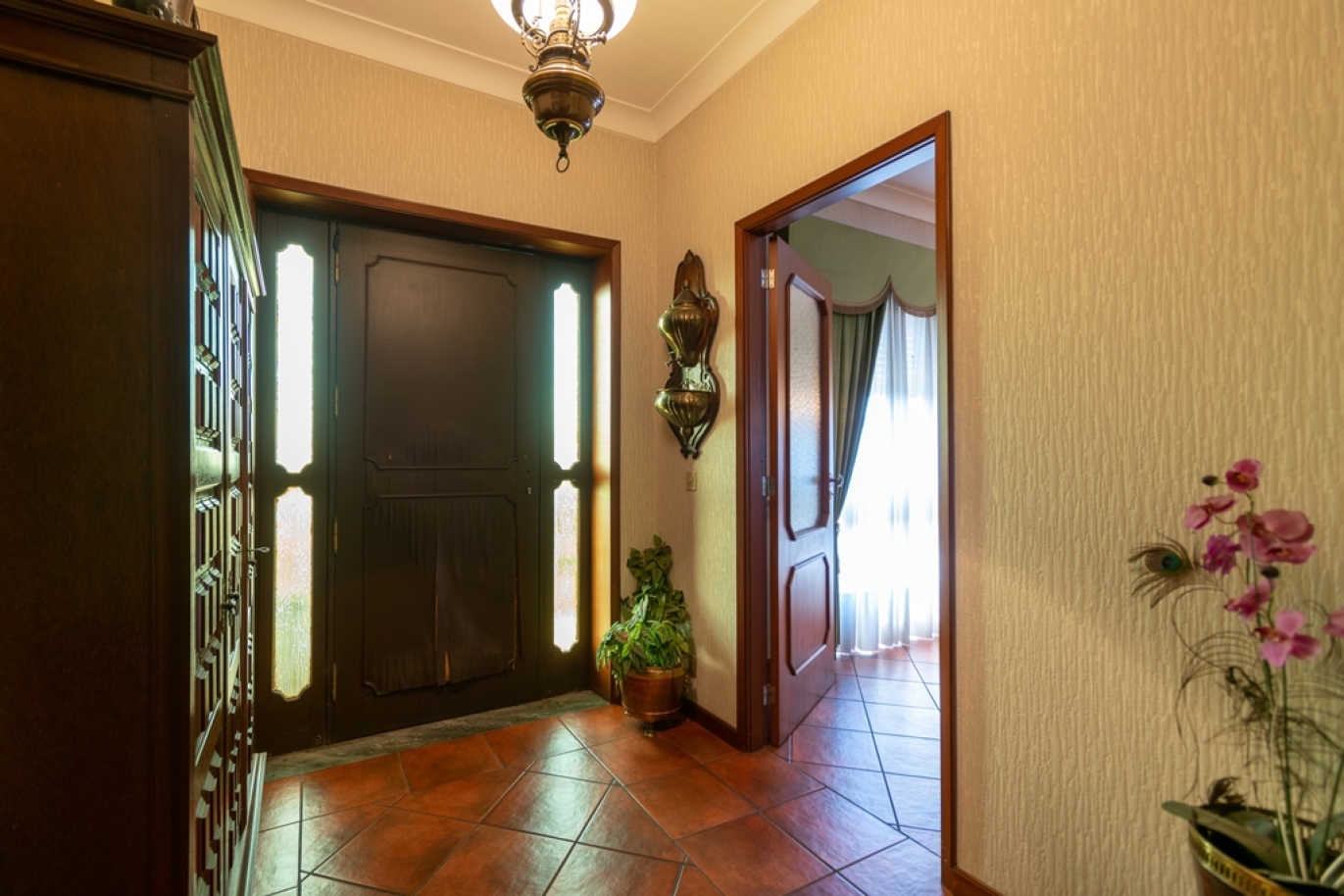 Drei-Schlafzimmer-Villa mit Grundstück in Gondomar, zu verkaufen, Portugal_251019
