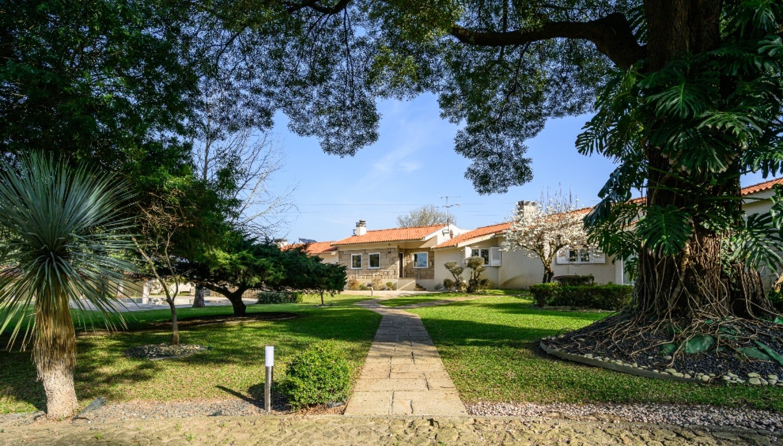 Fünf-Schlafzimmer-Villa mit Garten und Pool, zu verkaufen, Vila do Conde, Portugal_251098