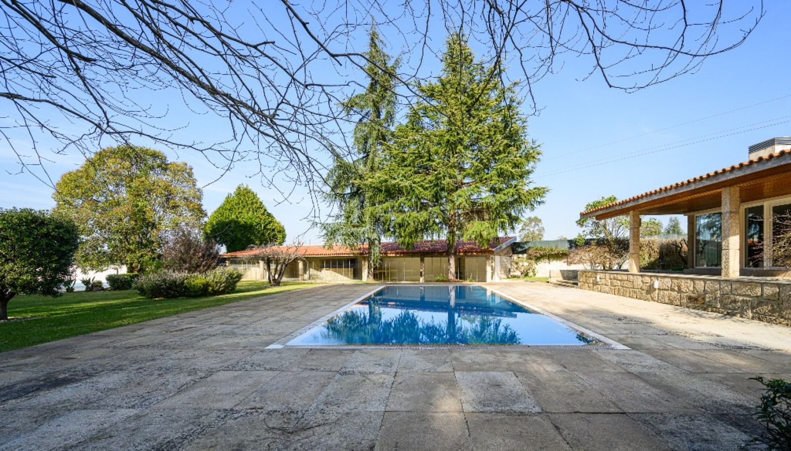 Fünf-Schlafzimmer-Villa mit Garten und Pool, zu verkaufen, Vila do Conde, Portugal_251101