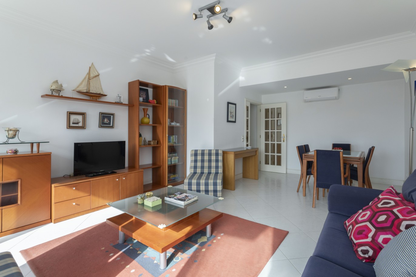 Appartement de 1+1 chambre dans une communauté fermée à vendre à Vilamoura, Algarve_251198