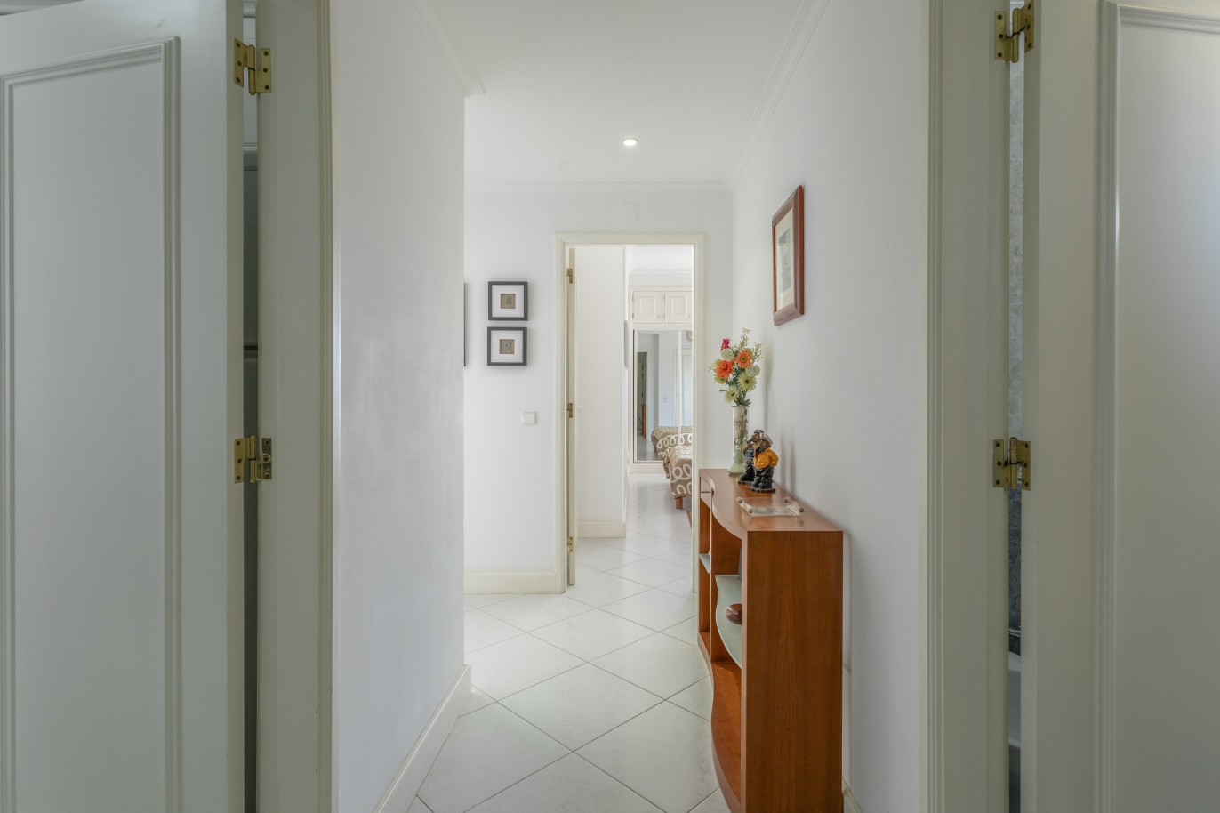 1+1-bedroom flat in gated community for sale in Vilamoura, Algarve_251203