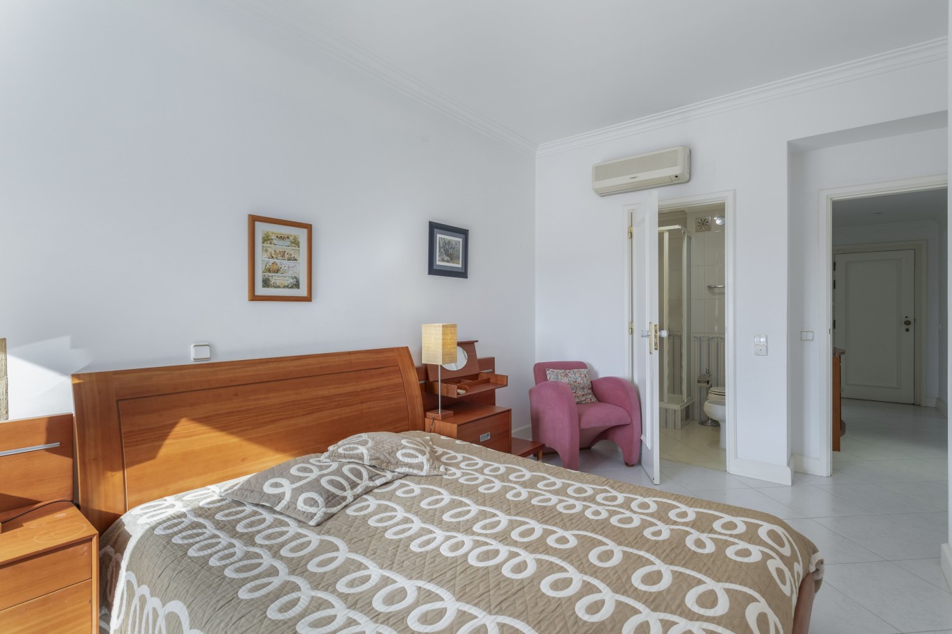 Appartement de 1+1 chambre dans une communauté fermée à vendre à Vilamoura, Algarve_251206