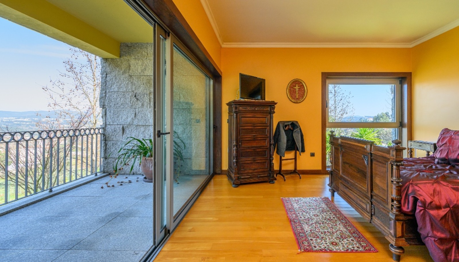 Vier + ein Schlafzimmer Villa mit Garten in Lousada, zu verkaufen, Portugal_251428