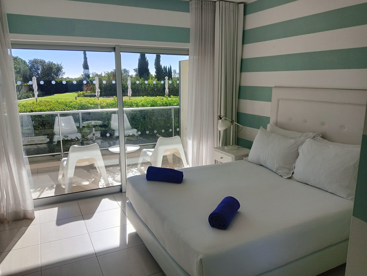 Modern apartment in resort with pool, for sale in Vilamoura, Algarve_251627