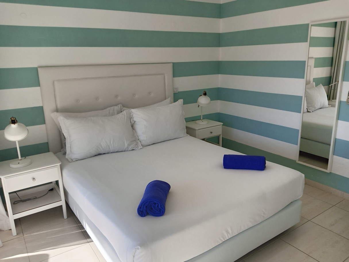 Modern apartment in resort with pool, for sale in Vilamoura, Algarve_251628