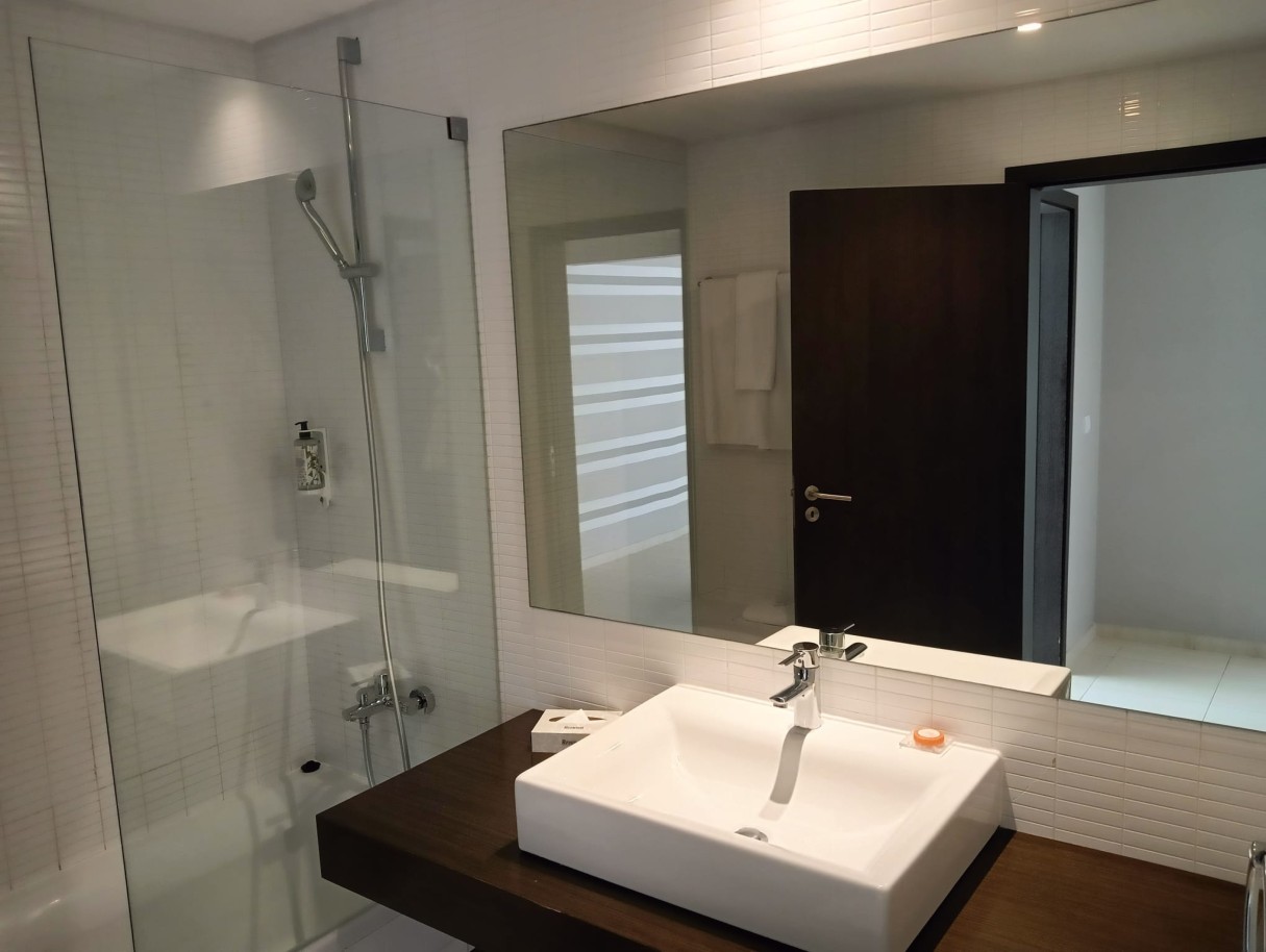 Modern apartment in resort with pool, for sale in Vilamoura, Algarve_251639