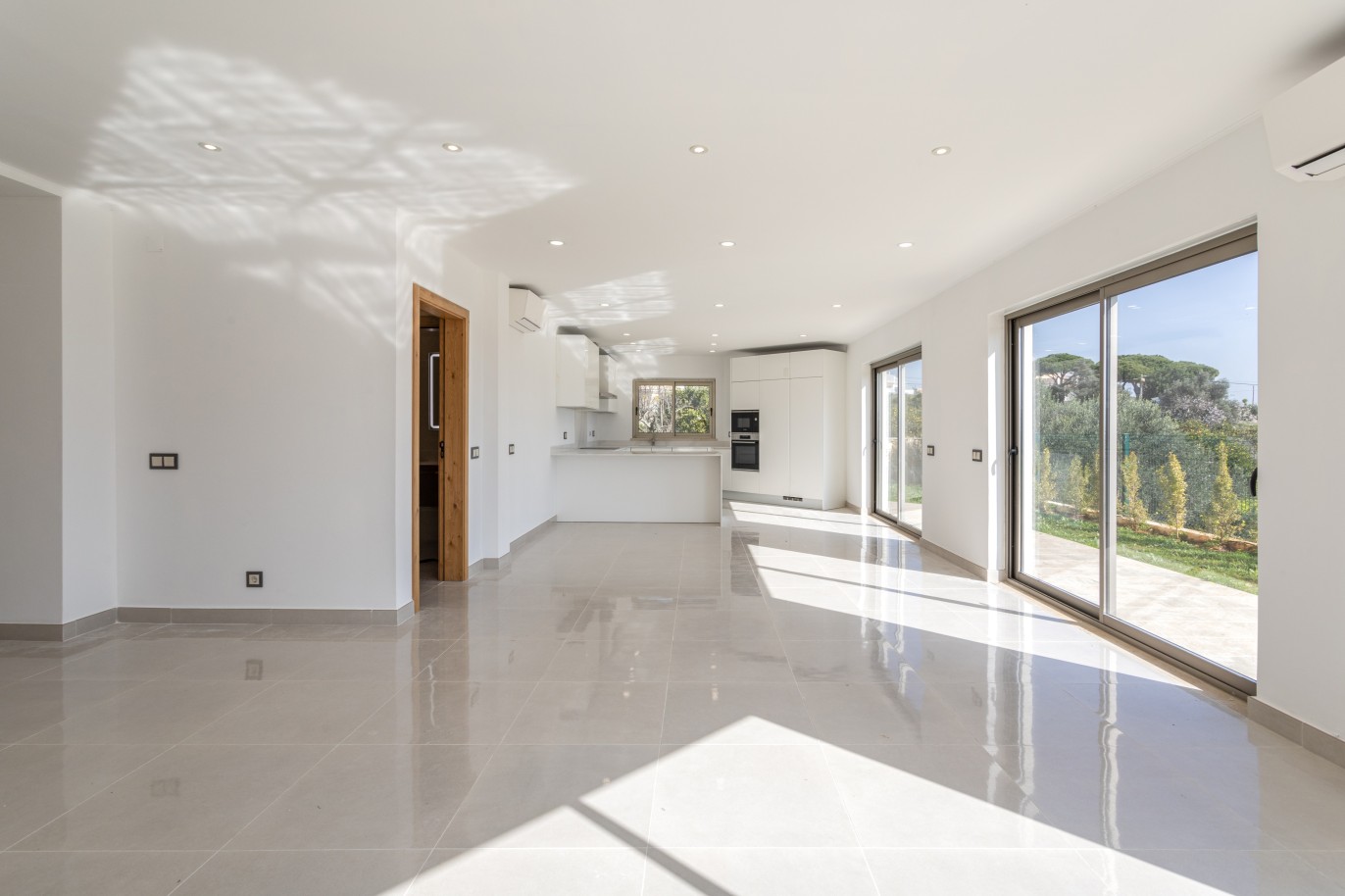 Villa de 4 chambres avec piscine, nouvelle construction, à vendre à Albufeira, Algarve_251718