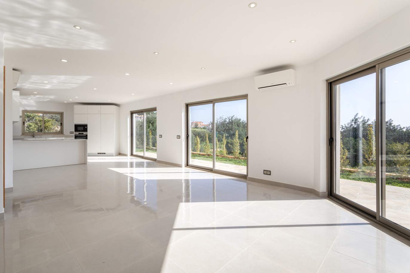 Villa de 4 chambres avec piscine, nouvelle construction, à vendre à Albufeira, Algarve_251720