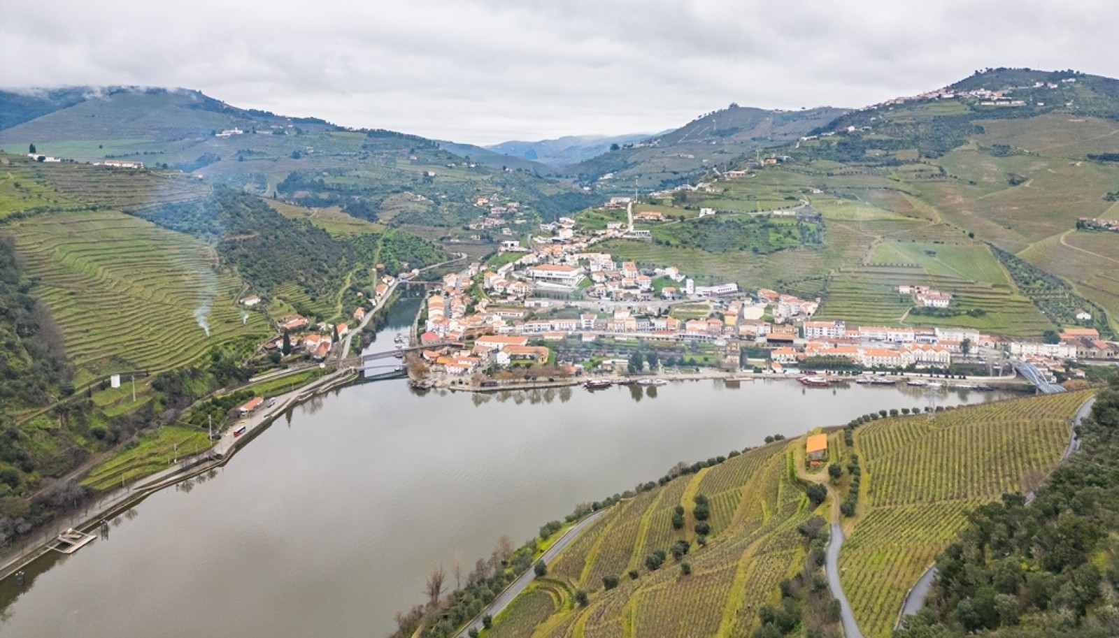 Quinta vinícola com vista sobre o rio, para venda, no Pinhão, Douro Valley_252013