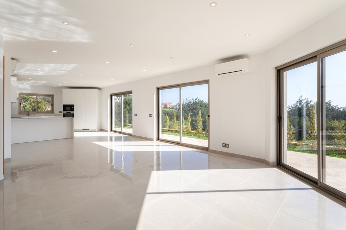 Villa de 4 chambres avec piscine, nouvelle construction, à vendre à Albufeira, Algarve_252074