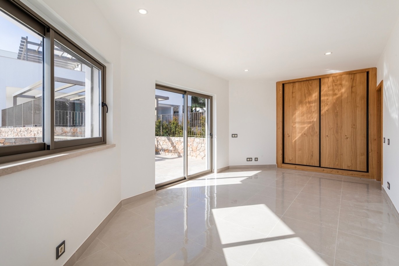 Villa de 4 chambres avec piscine, nouvelle construction, à vendre à Albufeira, Algarve_252081