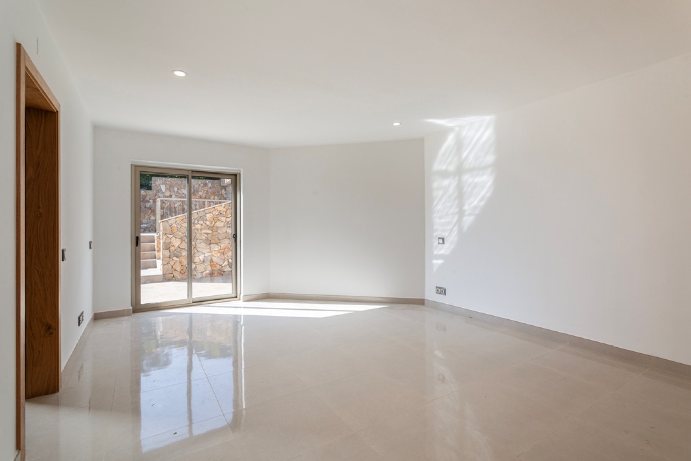 Villa de 4 chambres avec piscine, nouvelle construction, à vendre à Albufeira, Algarve_252083