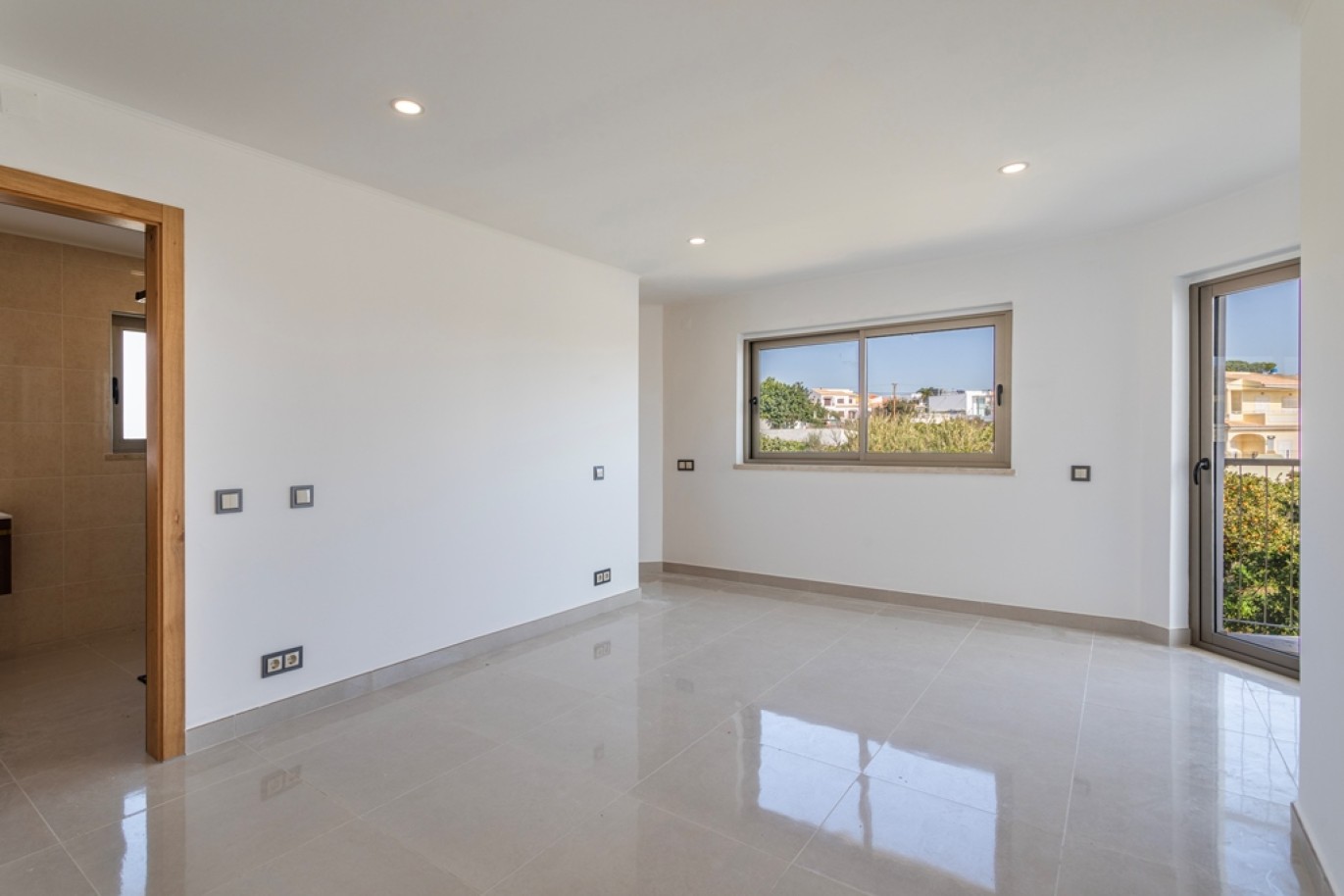 Villa de 4 chambres avec piscine, nouvelle construction, à vendre à Albufeira, Algarve_252084