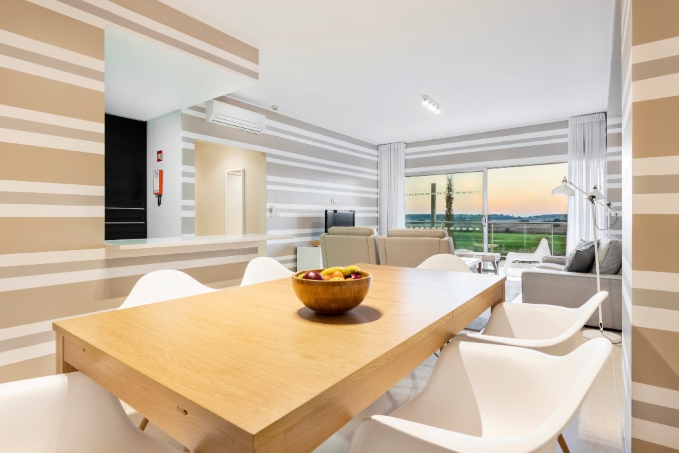 Moderno piso en complejo con piscina, en venta en Vilamoura, Algarve_252265