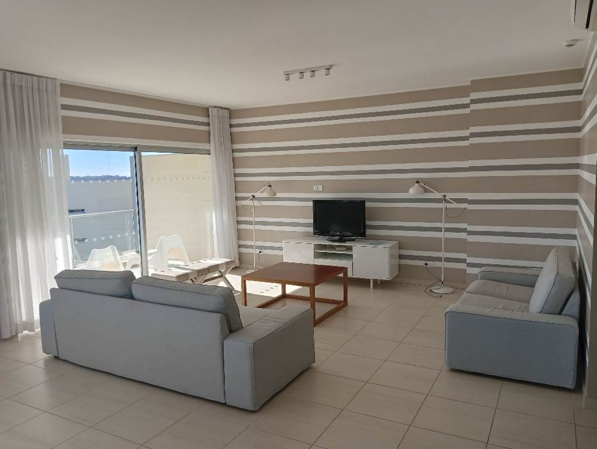 Moderno piso en complejo con piscina, en venta en Vilamoura, Algarve_252318