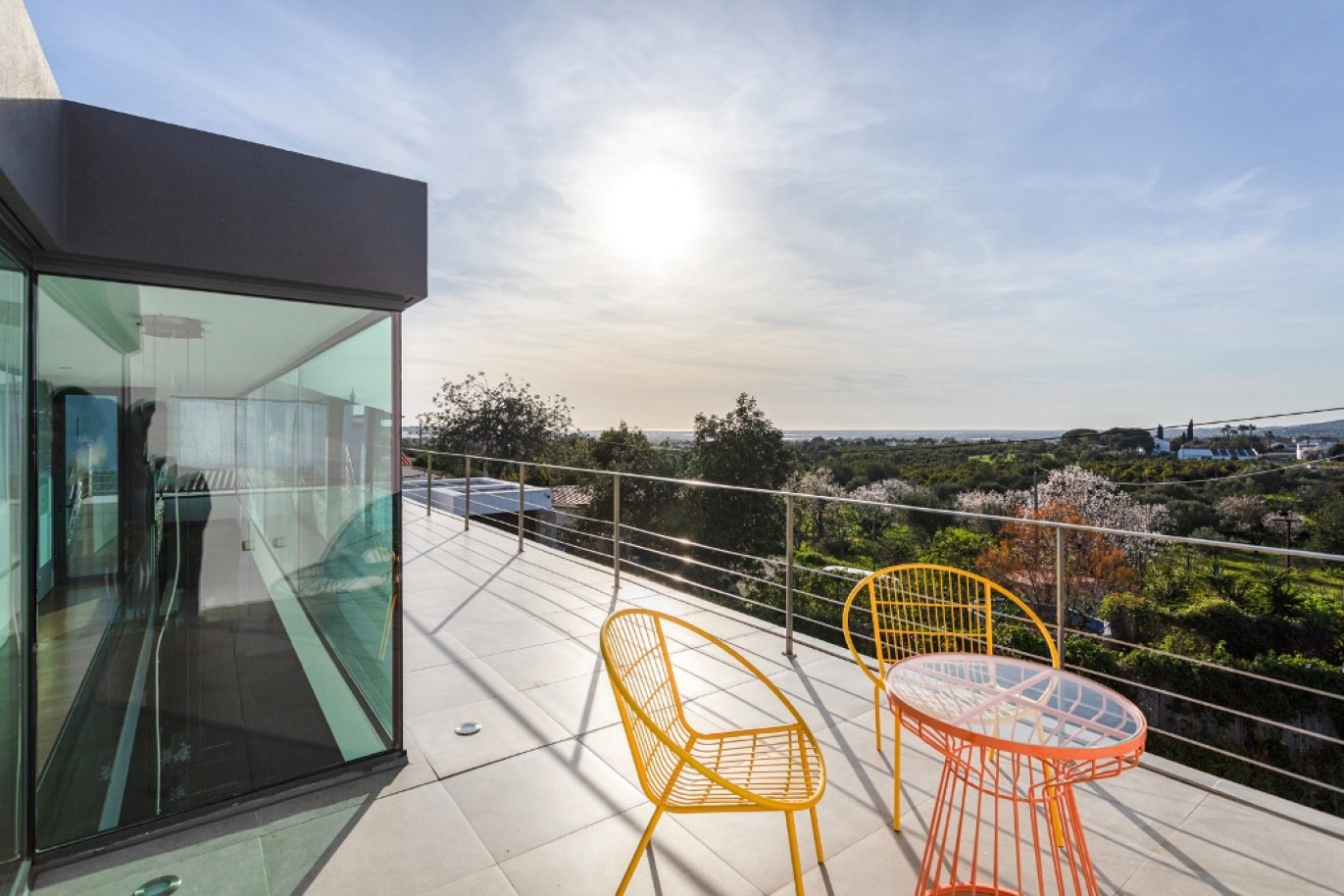 Contemporary 4-bedroom villa with sea views for sale in Estói, Algarve_253049